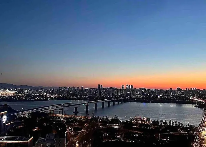High Floor Hangang View #Openingpromotion #Turntable #Tv #Hotelbedding Duplex